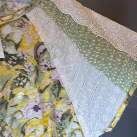 NWT CATO 26/28W Boho Floral Patchwork Eyelet Sleeve Mixed Media Raw Hem Top - Picture 4 of 12